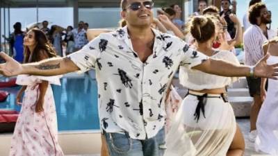 عمرو دياب يتصدر قائمة توب انغامي باغنية يلا نرقص 