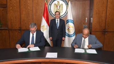 وزير البترول يبحث تطوير التعاون مع شركة شلمبرجير العالمية