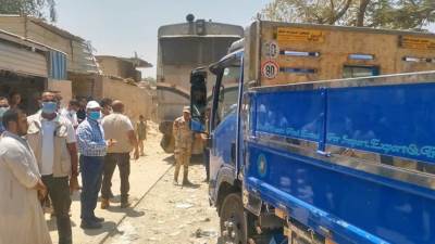 وزير النقل يستدعي شرطة البساتين لتحرير محضر لعربة  نقل تسير على قضبان السكة الحديد