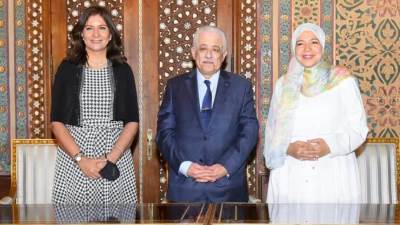 وزيرا "الهجرة" و"التعليم" ورئيس "نهضة مصر" يوقعون بروتوكول تعاون لإتاحة المناهج المصرية على تطبيق "اتكلم عربي" 