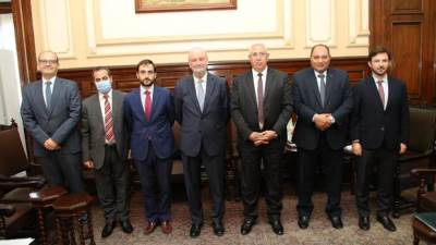 وزير الزراعة يبحث مع سفير اسبانيا التعاون بين البلدين في عدة مجالات