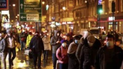 1200 عالم يحذرون من رفع قيود الإغلاق فى إنجلترا