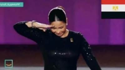 شيرين بعد مشاركتها في حياة كريمة "اتشرفت اني غنيت قدام سيادة الرئيس"