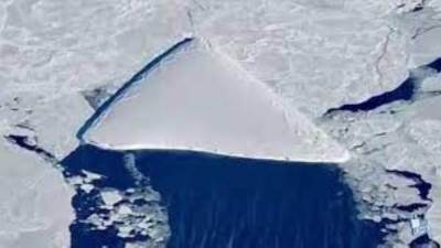 اسرار جديدة وغامضة تكتشفها وكالة ناسا تحت جليد القطب الجنوبي