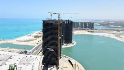 رئيس الوزراء يتفقد أبراج مارينا العلمين والمنطقة الشاطئية الترفيهية