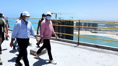 رئيس الوزراء يتفقد المنطقة الترفيهية "الممشى" بالعلمين الجديدة