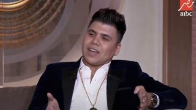 عمر كمال يكشف عن ارباحة من اليوتيوب "طبيعي لما الأغنية تعدي الـ100 مليون مشاهدة".