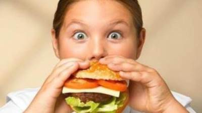 الصحة تكشف تأثيرات الإصابة بالسمنة علي تراجع مناعة الأطفال 