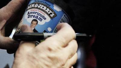 شركة مثلجات "بن اند جيري" تخطط بوقف مبيعاتها في المستوطنات اليهودية بالضفة الغربية واسرائيل تعارض بشدة 