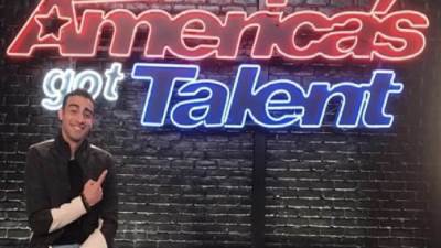 بالربط بين العزف على آلة ريكورد Record وBeatbox المتسابق المصري مدحت ممدوح يخطف انظار لجنة تحكيم برنامج America's Got Talent