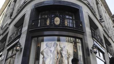 "بربري" تعود إلى الموضة بعد كورونا لكنها تبحث عن رئيس جديد