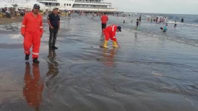 وزيرة البيئة: مسحنا الشواطئ المتضررة من التلوث الزيتى ببورسعيد وتأكدنا من خلو المنطقة من التلوث 