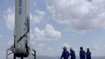 التسويق لرحلات الفضاء سيعود بالنفع علي الجميع وجيف بيزوس واقرانه يخلقون إرثًا طويل المدي