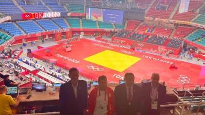  وزير الرياضة يلتقي رئيس اللجنة الأولمبية اليابانية خلال دورة الألعاب الأولمبية 