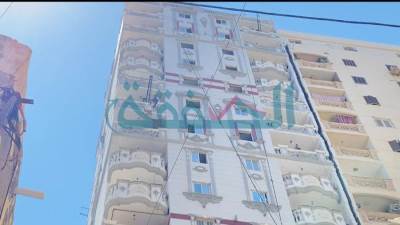 لايف.. بدء إزالة 10 أدوار من عمارة السيالة في الأنفوشي بالإسكندرية