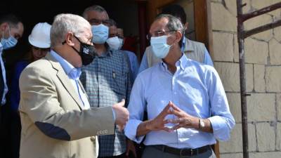 وزير الاتصالات يتفقد مشروع مركز تنمية الإبداع وريادة الأعمال ببين السرايات