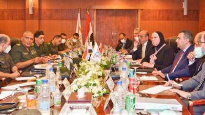 وزيرة التجارة تجتمع بقيادات الهيئة الهندسية والتنمية الصناعية لإنشاء المجمعات الصناعية