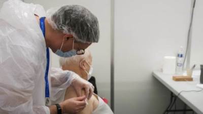 فايزر" تتوقع مبيعات بـ33.5 مليار دولار للعام الجاري من لقاح كوفيد 19