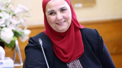 "القباج" تشهد مناقشة رسالة ماجستير إحدى بنات دور الأيتام 