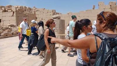 زيادة مستمرة في عدد السائحين الوافدين إلى مصر..تعرف علي التفاصيل 