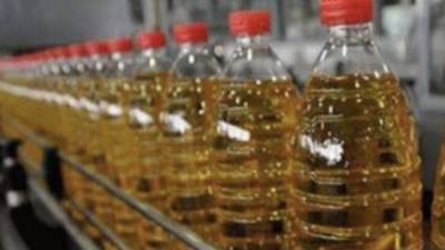 "التموين" تعلن عن مناقصة جديدة لتوريد زيت الطعام وطرحة علي بطاقات التموين