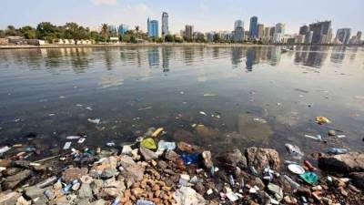 تعرف علي عقوبة إلقاء المواد السامة والمشعة ونفايات السفن بالمياه