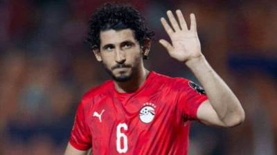 أحمد حجازي يتنازل عن شارة الكابتن لرمضان صبحي 