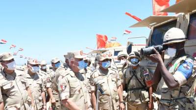 رئيس أركان القوات المسلحة يشهد إجراءات تفتيش الحرب لإحدى وحدات المنطقة الجنوبية