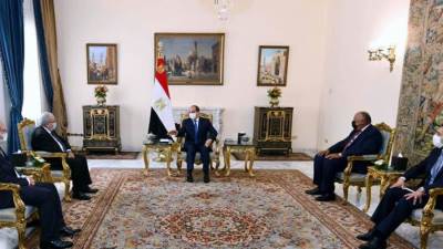 السيسي يستقبل وزير خارجية الجزائر ويؤكد حرص مصر على تطوير العلاقات الثنائية
