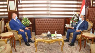 شعراوي يتابع مع محافظ القاهرة مستجدات المخلفات والمشروعات القومية الجاري تنفيذها بالمحافظة