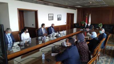 وزير الري يبحث موقف تنفيذ برنامج التعاون مع الحكومة الهولندية