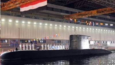 بالفيديو.. وصول الغواصة (‏S-44) الألمانية إلى قاعدة الإسكندرية