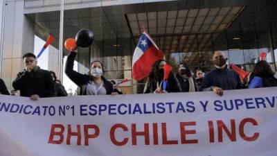 إضرابات العمال تهدد إمدادات النحاس العالمية