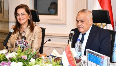 وزيرة التخطيط ورئيس الهيئة العربية للتصنيع يبحثان طرق الاستخدام الأمثل للطاقات التصنيعية