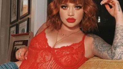 تعرف علي تايلور ستيجولد شبيهة "عفت الشربيني" في جاءنا البيان التالي