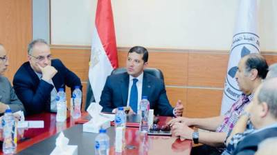 الرئيس التنفيذي للهيئة العامة للاستثمار يتفقد أعمال تطوير المنطقة الحرة العامة ببورسعيد