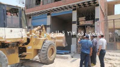 جهاز "العاشر من رمضان" يشن حملة مكبرة لإزالة مخالفات تغيير النشاط بالمدينة