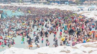 احذر.. زحام الشواطيء زاد من وتيرة انتشار فيروس كورونا