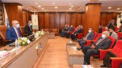 وزير الإسكان: نكرس الموارد المالية لقديم خدمات المياه والصرف للمواطنين بأعلى جودة