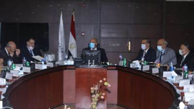 وزير النقل يترأس اجتماع الجمعية العامة للشركة القابضة لمشروعات الطرق والكباري