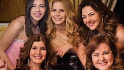 منة حسين فهمي عن دلال عبدالعزيز:كانت رمزًا للامان بالنسبة لنا