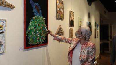 وزيرة البيئة تفتتح معرض "بأيدينا هنخلي مدرستنا أجمل" بدار الأوبرا المصرية