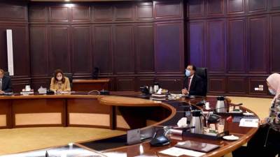 رئيس الوزراء يتابع خطوات تنفيذ المشروع القومى لتنمية الأسرة المصرية 