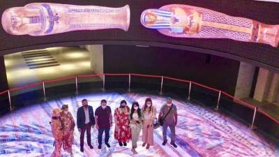 المتحف القومي للحضارة يستقبل وفدا من المؤثرين العرب