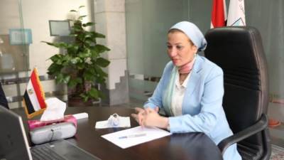وزيرة البيئة ترأس لجنة مشروع إعادة التوزان البيئي لبحيرة قارون