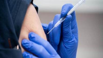 الصحة: لقاحات كورونا بالمجان للمصريين والضيوف