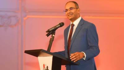 نائب وزير الإسكان يستعرض مشروعات هامة غيرت خريطة مصر في 6 سنوات