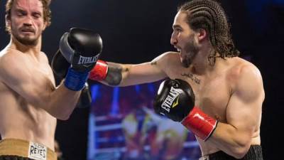 فوز حفيد محمد على كلاى فى أول مبارة احترافية له..بالضربة القاضية