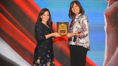 وزيرة الهجرة تكرم عددًا من المشاركين في المبادرة الرئاسية "اتكلم عربي"