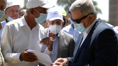 رئيس "القابضة للمياه" يتفقد مشروعات قريتى الشوبك وكفر شبين ضمن "حياة كريمة"